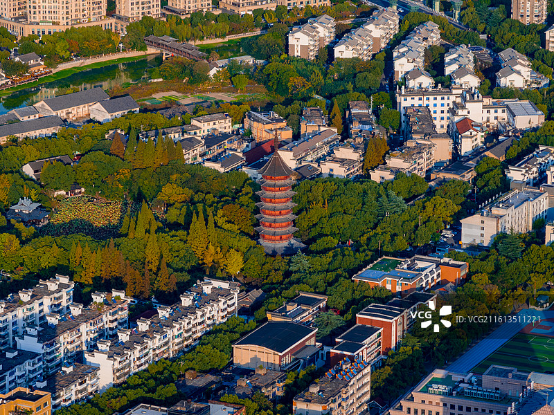 湖州飞英公园的飞英塔和韵海楼图片素材