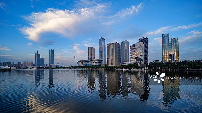 天津市滨海新区于家堡响螺湾城市天际线图片素材