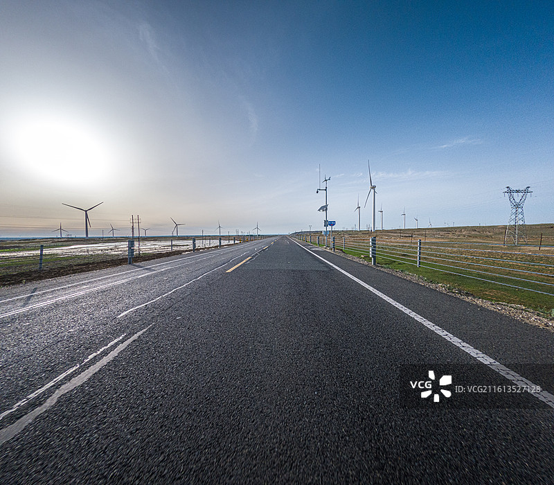 新疆阿勒泰布尔津县 哈巴河县 白哈巴村 乡村公路风光 汽车广告背景图图片素材