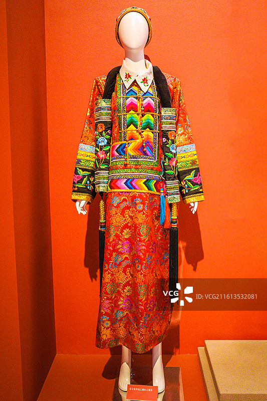 中国工艺美术馆传统服饰刺绣工艺布艺图片素材