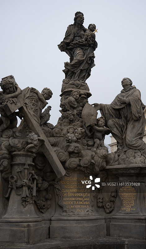 布拉格查理大桥雕像图片素材