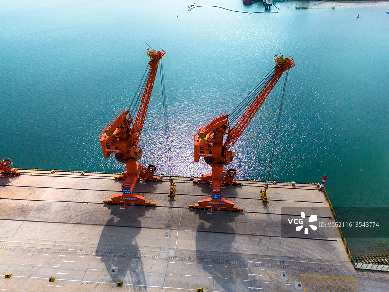 广西北海市铁山港区集装箱港口航拍图片素材