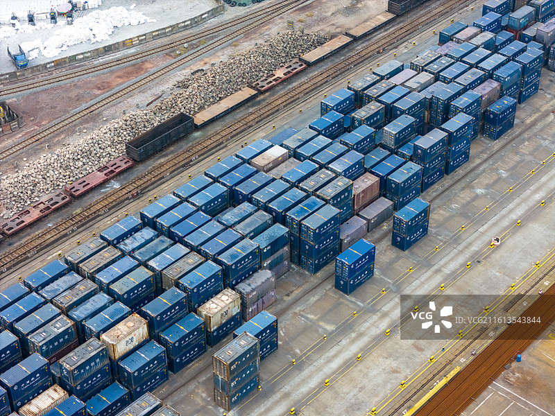 广西防城港市清晨港口集装箱码头航拍图片素材