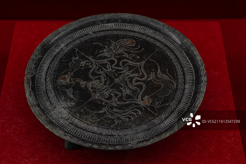 汉代 铜三足盘 个旧市博物馆图片素材