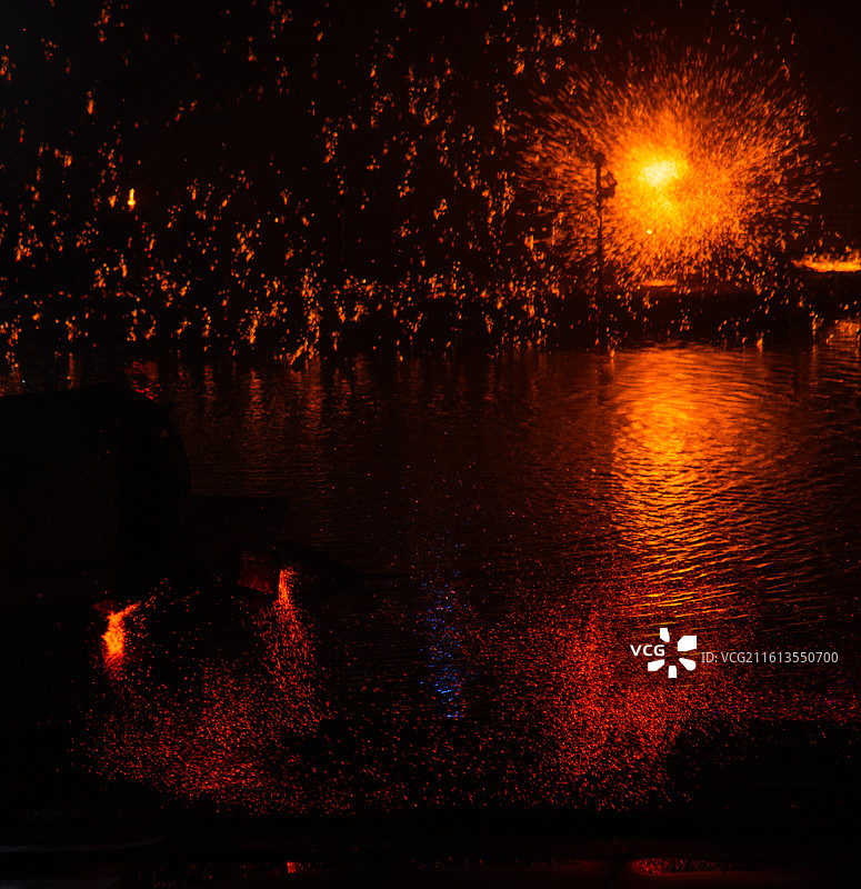 舞于火图片素材