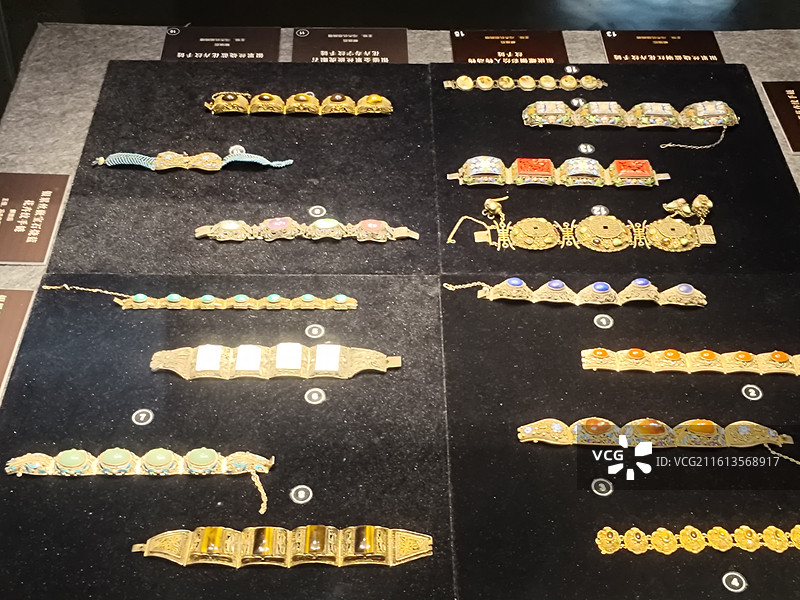 广州十三行博物馆-各类古董，历史文物，艺术品，木制家具，广绣展品。图片素材