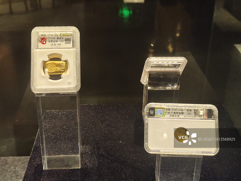 广州十三行博物馆-各类古董，历史文物，艺术品，木制家具，广绣展品。图片素材