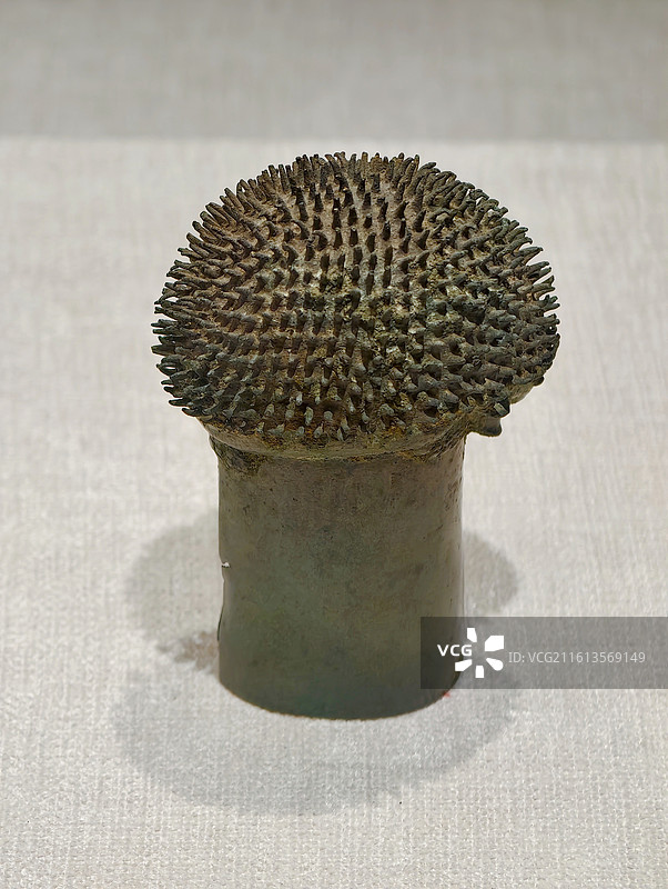 西安陕西历史博物馆战国铜刺猬图片素材