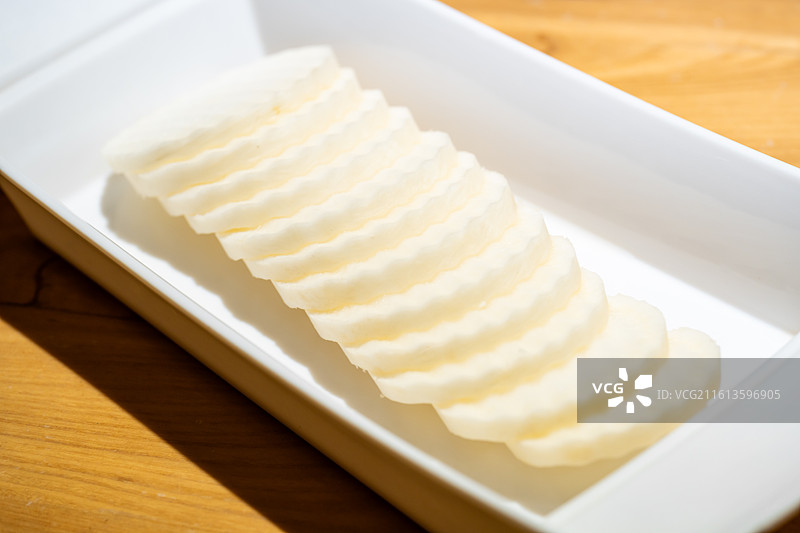 切片的白萝卜 特写 美食 电商 菜单图片素材