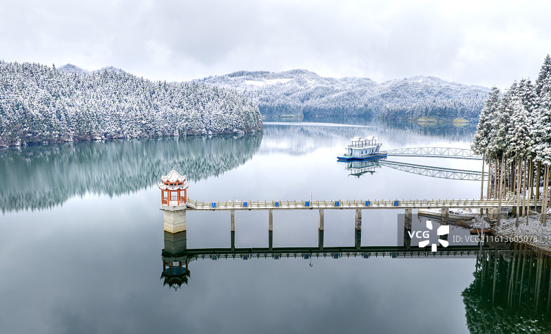 利川佛宝山雪景图片素材