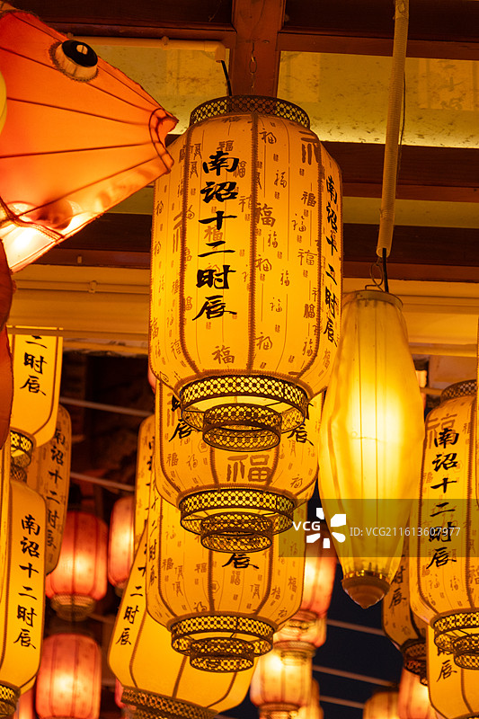 大理古城夜景图片素材