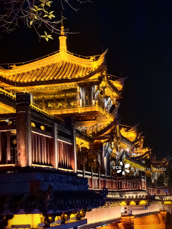 中式建筑梁桥夜景图片素材