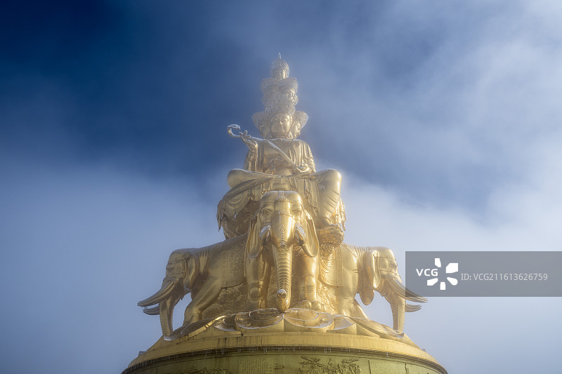 四川峨眉山风景名胜区冬季云海日出图片素材