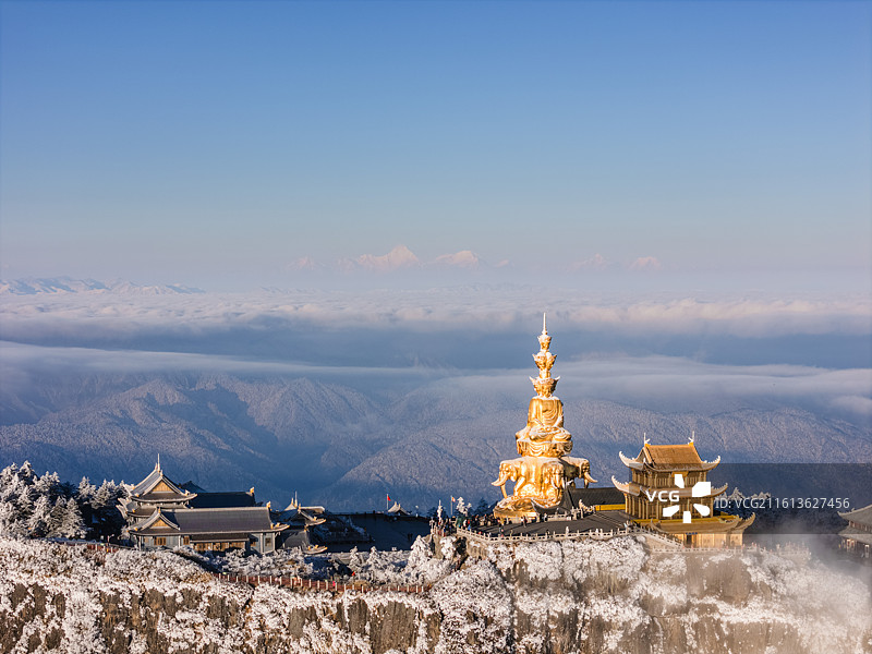 四川峨眉山风景名胜区冬季云海日出图片素材