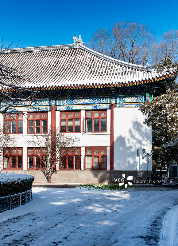 北京大学西校门外文楼北京大学外国语学院图片素材