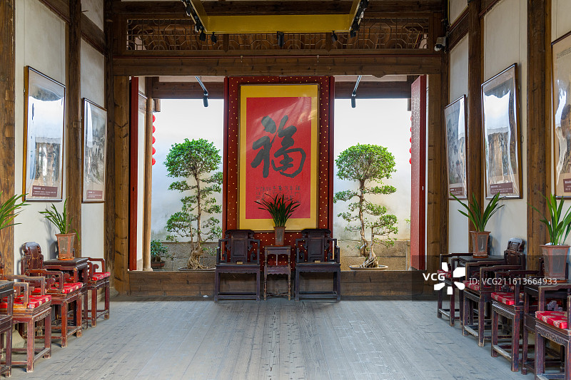 比较对称的古代中式汉族客厅会客室图片素材