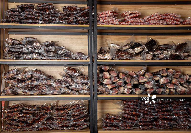 包装好待销售的腊肉图片素材