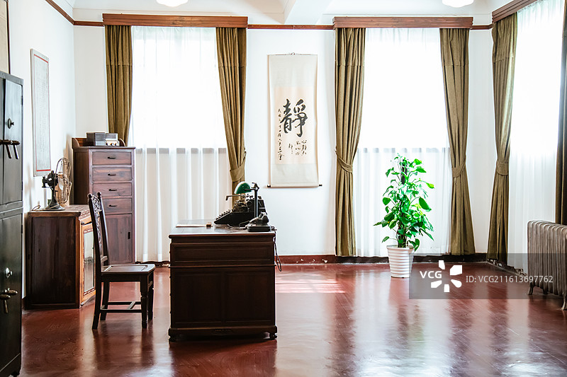 江苏南京钟山风景名胜区美龄宫地下一层秘书办公室图片素材