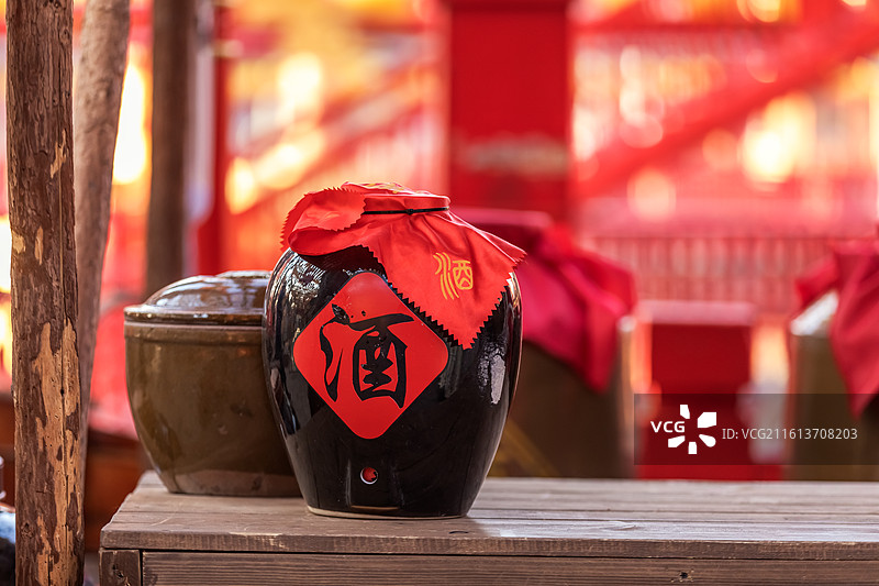 唐山河头老街里的中国风白酒，白酒，中国风，国潮，酒窖图片素材