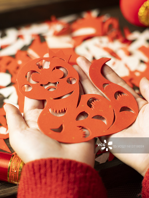 春节剪纸剪窗花红纸图片素材