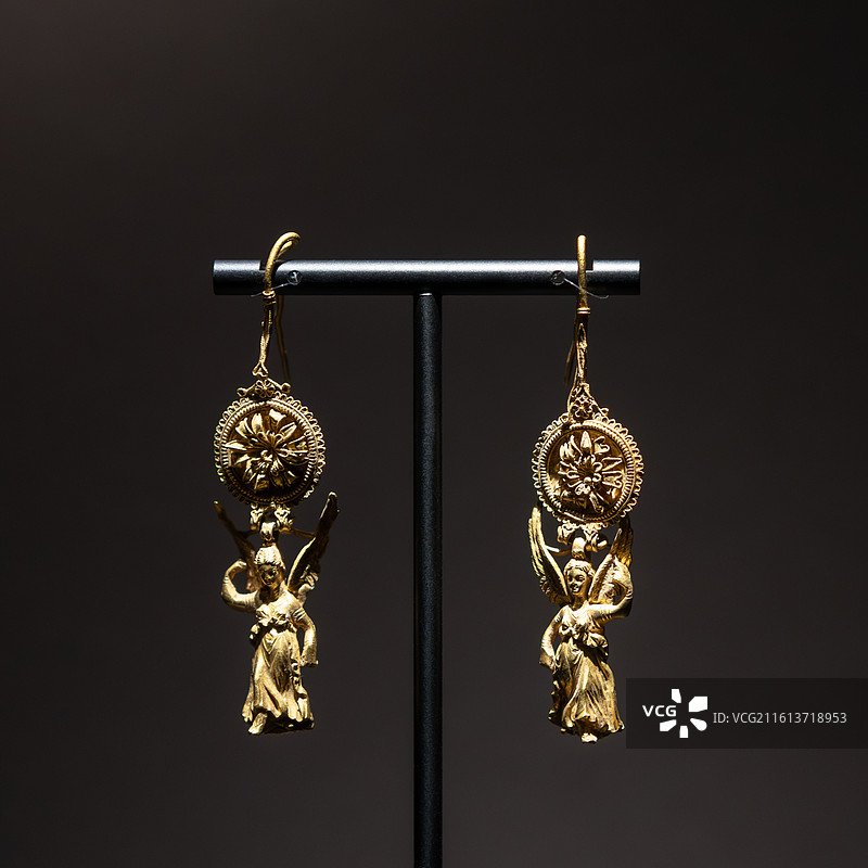 故宫-代达罗斯-希腊克里特岛的神话-胜利女神金耳饰-公元前2世纪-希腊伊拉克利翁考古博物馆藏图片素材