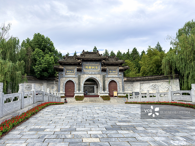 河南省南阳市邓州市花洲书院景区石门牌坊图片素材