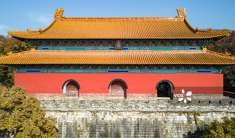 航拍江苏南京钟山风景名胜区明孝陵方城明楼图片素材