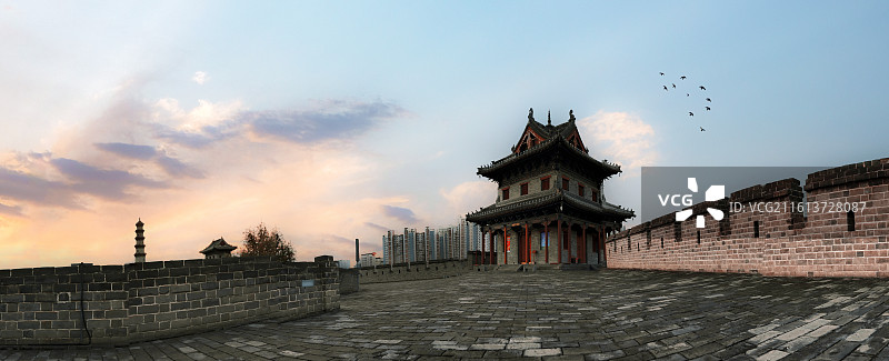 古城楼云鹤图片素材