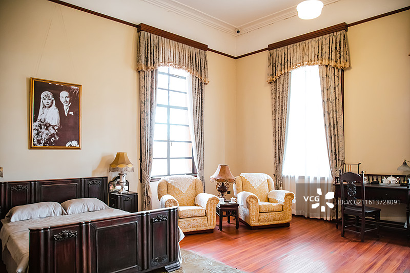 江苏南京钟山风景名胜区美龄宫三楼次卧蒋介石卧室图片素材
