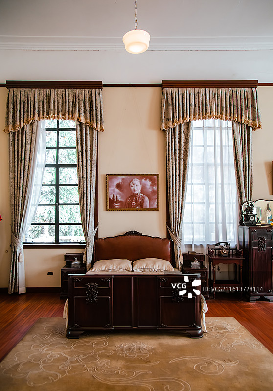 江苏南京钟山风景名胜区美龄宫三楼主卧宋美龄卧室图片素材