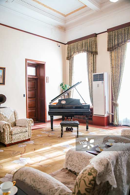 江苏南京钟山风景名胜区美龄宫二楼蒋介石接待会客厅图片素材