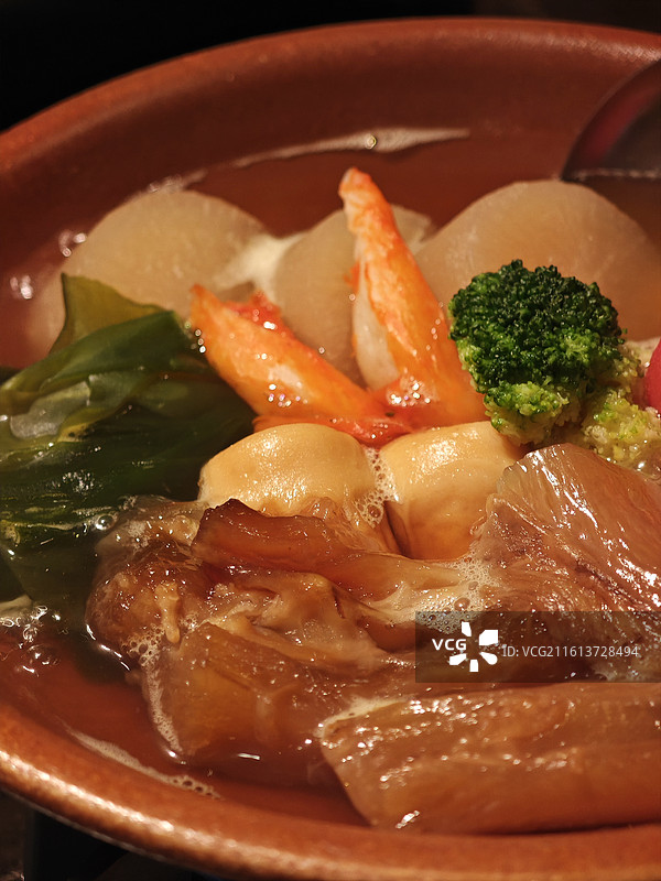 关东煮 日式料理 熬煮清汤 清淡美食 牛筋西蓝花萝卜 冬日温暖清甜居酒屋 喜都乃图片素材