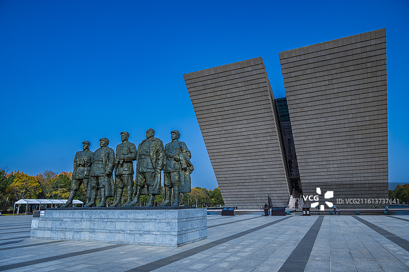 安徽合肥渡江战役纪念馆广场渡江战役总前委群雕图片素材