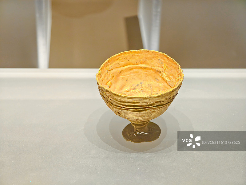 西安陕西历史博物馆唐代金杯坯图片素材