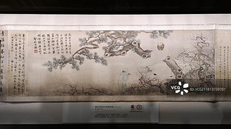 北京首都博物馆岁华纪胜老北京民俗展兔爷虎头帽五毒纹样书画首饰砚台玉器御赐养老灯笼场景陈设图片素材