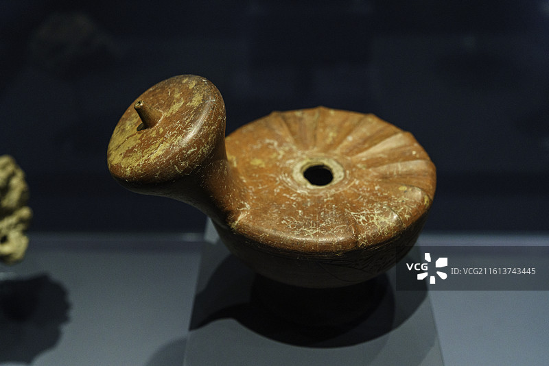 马来西亚古晋重要景点婆罗洲文化博物馆展览重要文物——古代婆罗洲的彩陶器图片素材