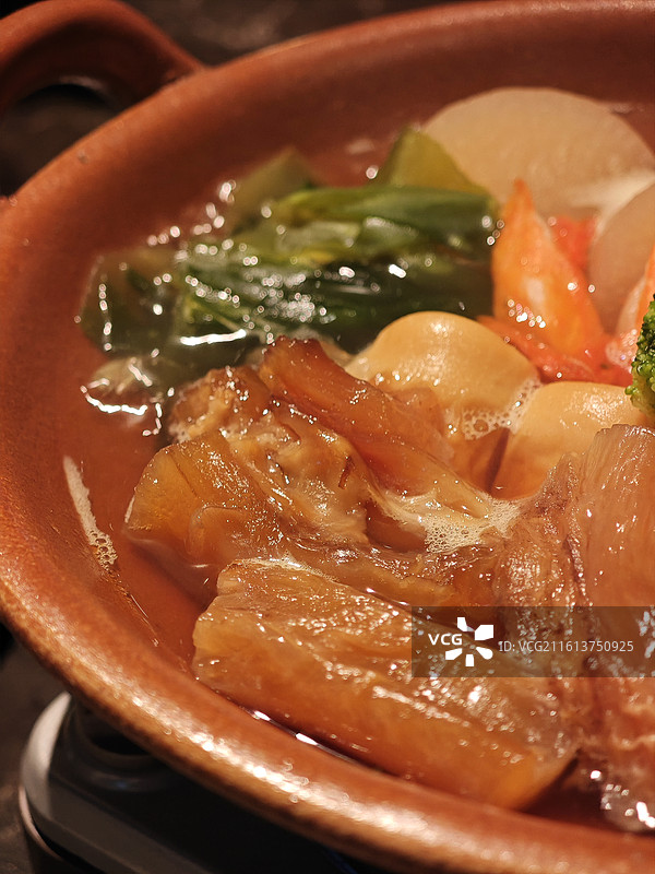 关东煮 日式料理 熬煮清汤 清淡美食 牛筋西蓝花萝卜 冬日温暖清甜居酒屋 喜都乃图片素材
