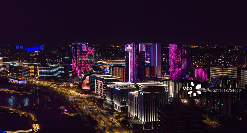 航拍上海临港滴水湖金融湾CBD夜景图片素材