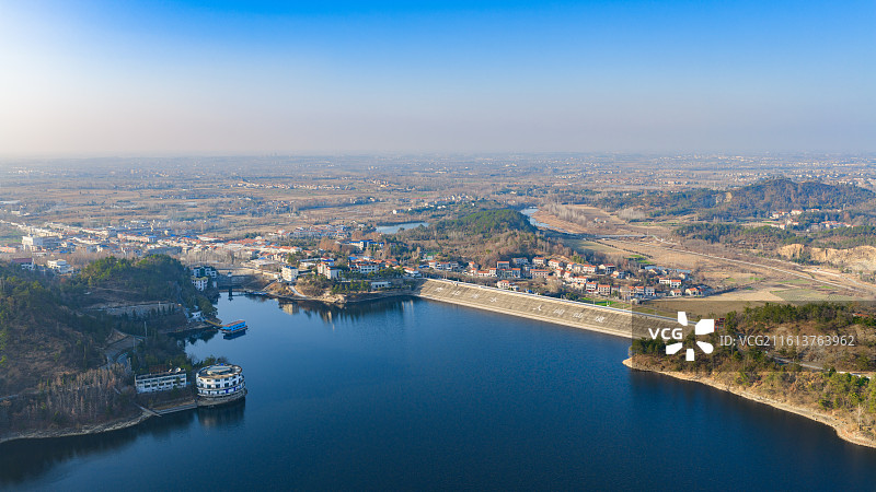 湖北武汉市新洲区道观河风景区冬季景象及周边水库全景图图片素材