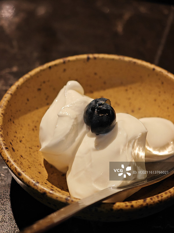 甜品蓝莓酸奶 精致创意菜 喜都乃日式居酒屋日本料理店图片素材