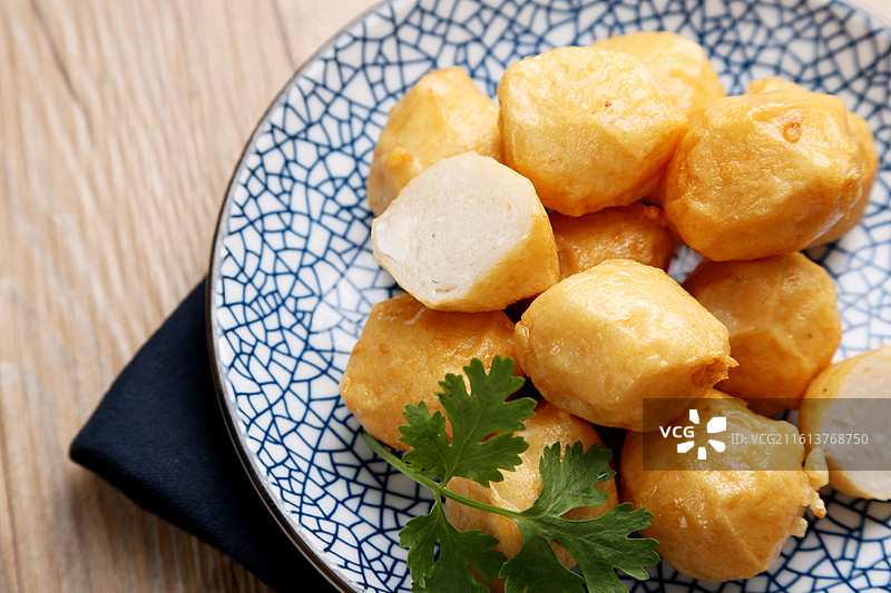 香炸墨鱼球图片素材