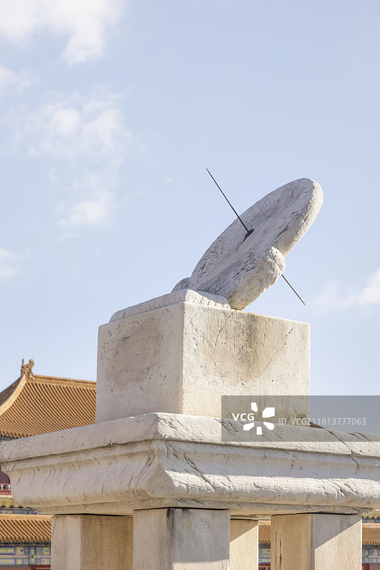 北京故宫太和殿前的日晷图片素材