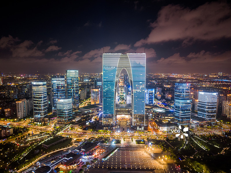 苏州工业园区东方之门夜景图片素材