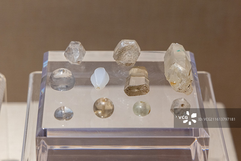 甘肃张掖博物馆 唐 水晶饰件 1988年张掖钟鼓楼洞内出土图片素材