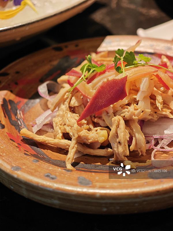 清远鸡胸拌北极贝 鸡肉丝凉拌菜 精致创意菜 喜都乃日式居酒屋日本料理店图片素材