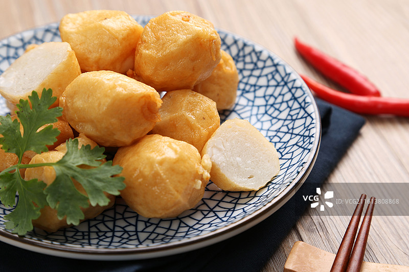 香炸墨鱼球图片素材