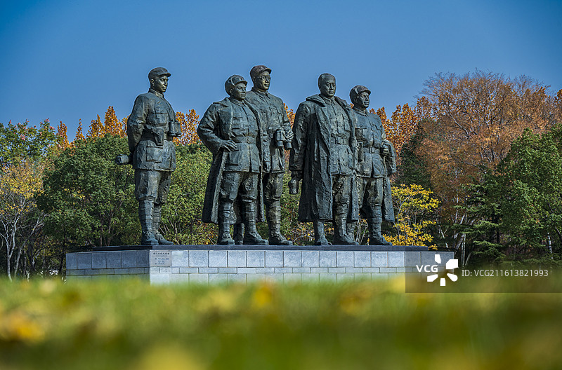 安徽合肥渡江战役纪念馆广场渡江战役总前委群雕图片素材