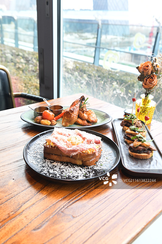 西班牙火腿阳光松露面包图片素材