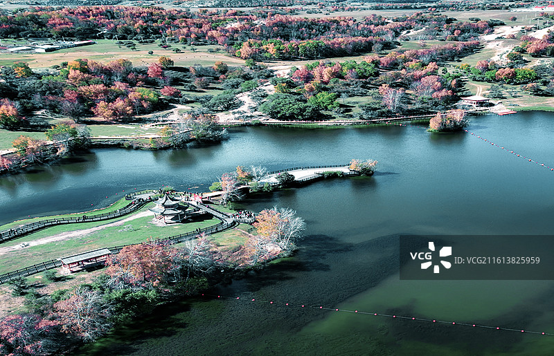 航拍赤峰公主湖秋色图片素材