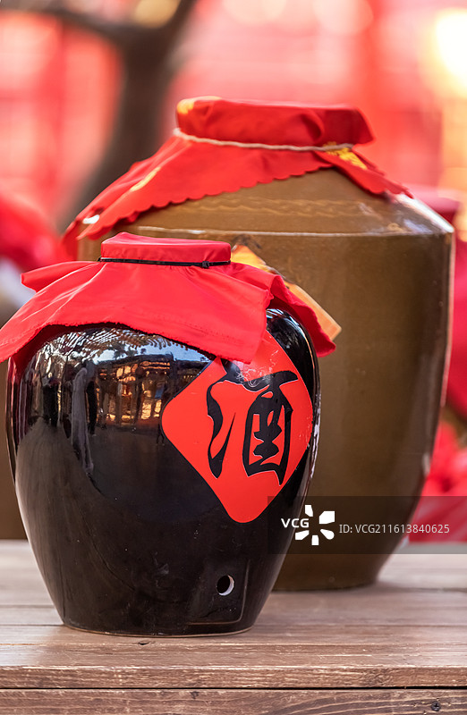 唐山河头老街里的中国风白酒，白酒，中国风，国潮，酒窖图片素材